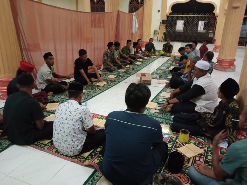 Majelis Ta'lim & Belajar Dalail Khairat bersama Pemuda gampong Mugo Rayeuk